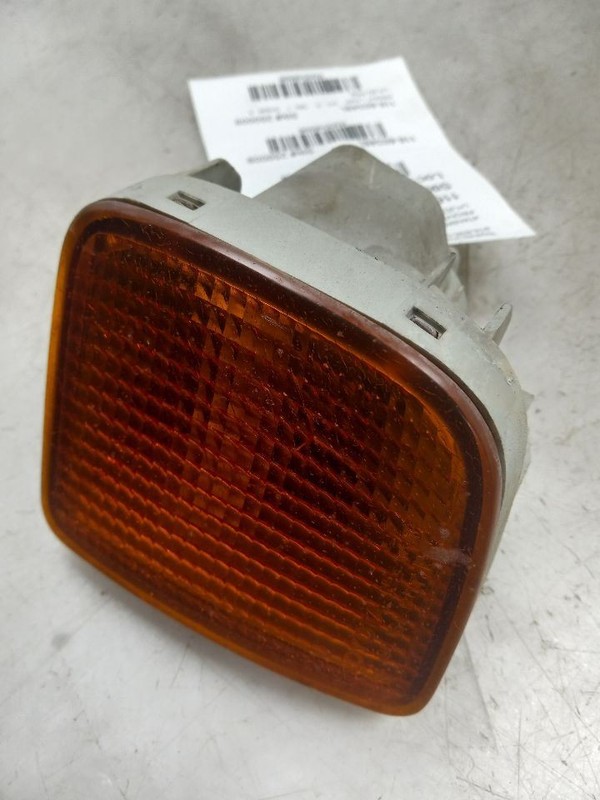 97 98 99 00 TOYOTA TACOMA PRERUNNER DRIVER LEFT CORNER LIGHT