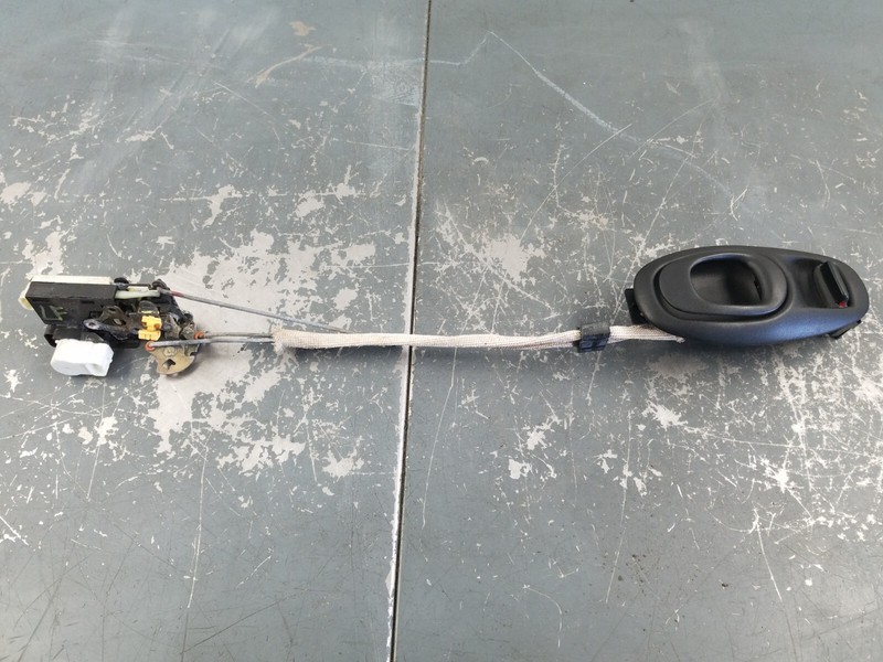 2002 Chevy Corvette C5 Z06 Left Driver Door Inside Handle / Latch #1548 G1