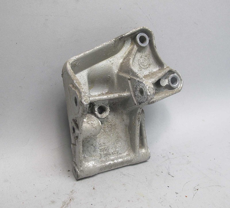 BMW E30 325 E28 M20 6cyl Power Steering Pump Alternator Bracket 1982-1993 USED