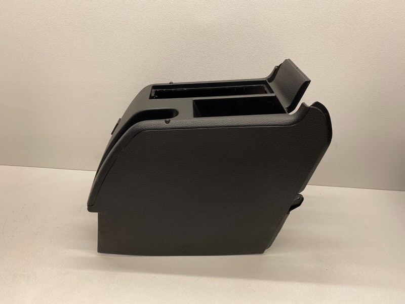 2010-2014 VOLKSWAGEN JETTA WAGON GOLF CENTER CONSOLE COMPARTMENT STORAGE W/ AUX