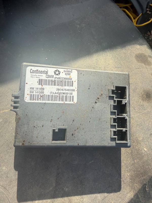 Journey Challenger Chrysler Dodge Comfort Seat &Wheel Module Computer 68223668ad