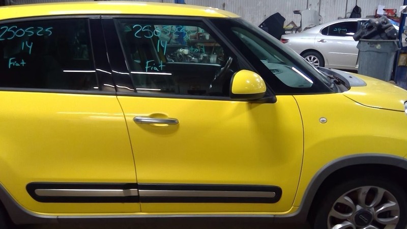 Passenger Front Door Electric 4 Door L Model Fits 14-17 FIAT 500 1717269
