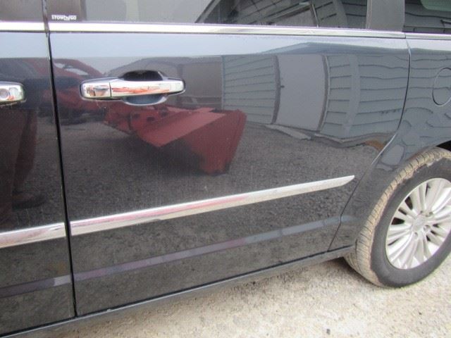 Driver Rear Side Door Movable Glass Fits 11-16 TOWN & COUNTRY 2261454