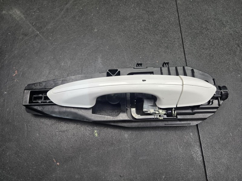 Front Right Door Outside Handle 2018 Ford Fusion DS7Z-5422404-AA 2013 - 2020 X