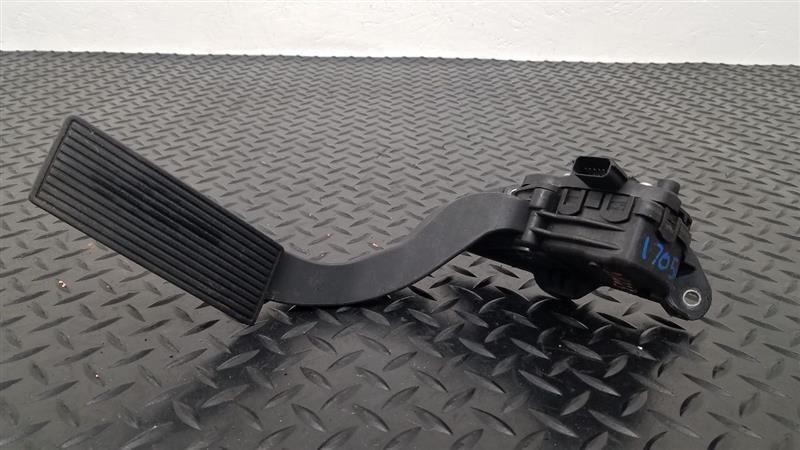 06-07 Chevrolet Silverado Accelerator Gas Pedal OEM 15107594