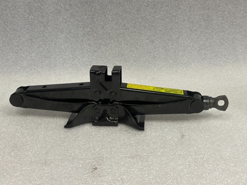2010-2016 Hyundai Genesis Coupe Jack Assembly 09110-2C100