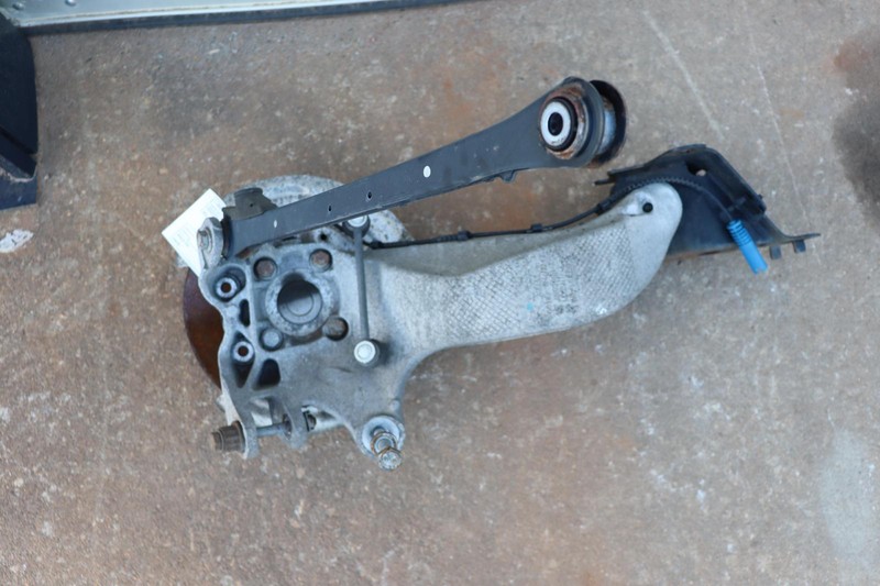 2011-2016 MINI COOPER COUNTRYMAN FWD R60 REAR LEFT SPINDLE KNUCKLE HUB ASSY OEM