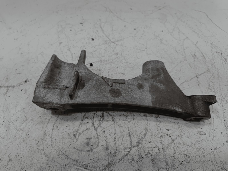 2018-2024 TOYOTA CAMRY 2.5L ENGINE PASSENGER SIDE MOUNT SPACER BRACKET OEM