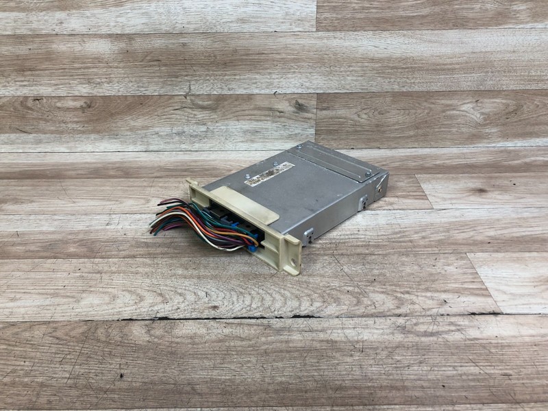CHEVY CORVETTE OEM ENGINE MOTOR DME COMPUTER ECU ECM 5.7L 1985