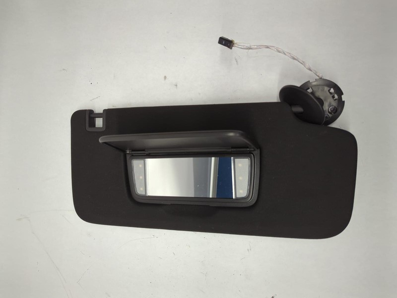2020 CADILLAC XT4 right passenger Sun visor OEM 19 20 21 22