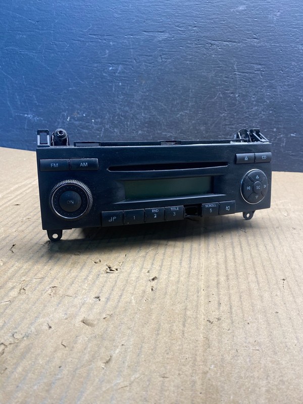 2007 2008 2009 Sprinter 2500 3500 AM FM Radio Single CD Disc Player AD1718 DG