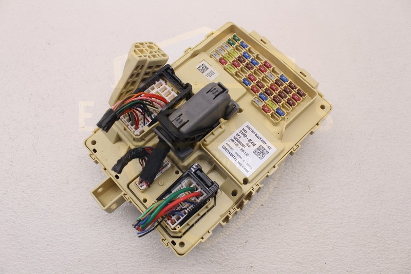 2021 2022 2023 KIA SELTOS LX CABIN FUSE JUNCTION BOX W/O LED HEADLAMPS OEM