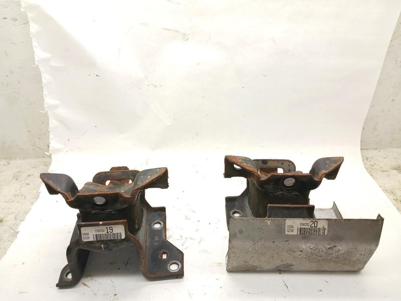 08-'10 CHEVROLET SILVERADO 3500 left right pair Engine Mount OEM 1 Year Wnty!