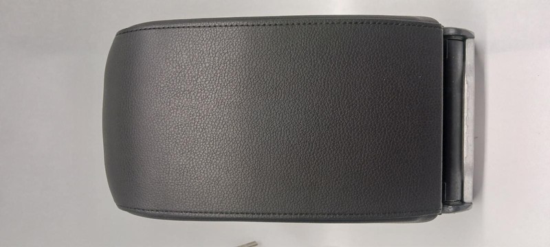 12-'18 VOLKSWAGEN JETTA console lid armrest OEM Grade A!