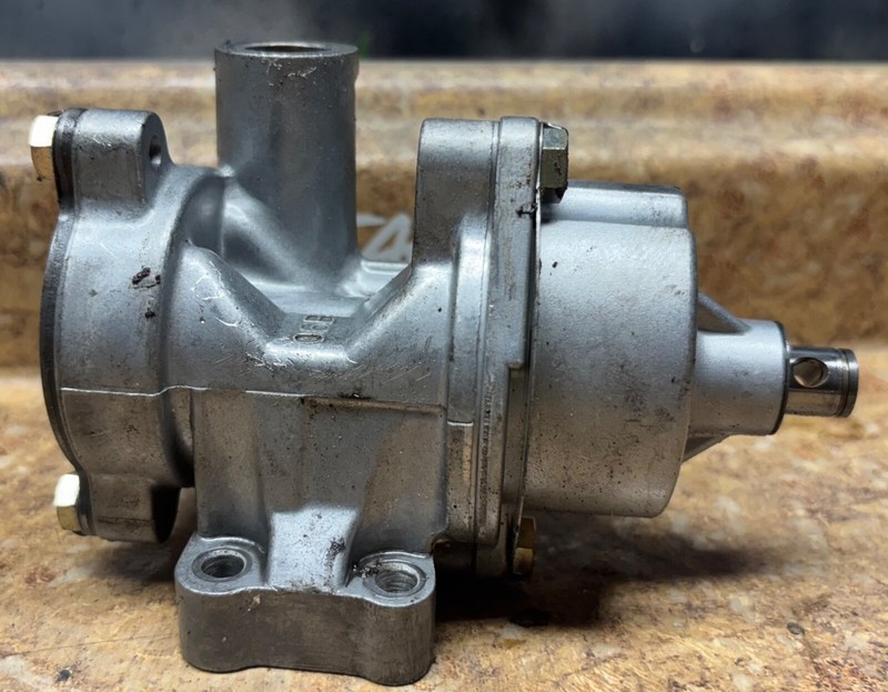 2002 Suzuki GSX750 GSX 750 Katana Engine Oil Pump Parts Motor GSX750F 2001 Z7