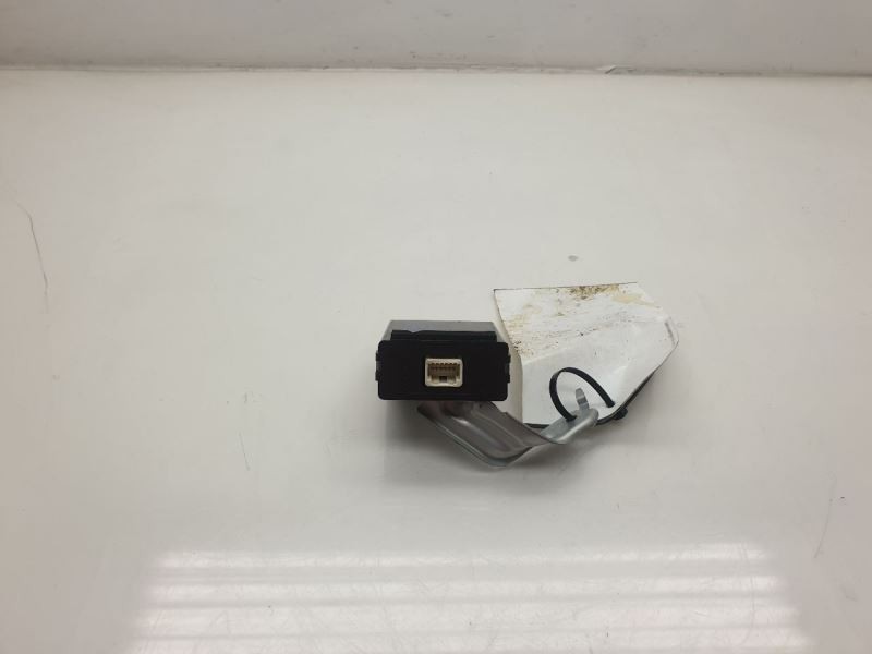 2014 TOYOTA PRIUS V THREE 1.8L FWD AT VEHICLE APPROACHING CONTROL MODULE ECM