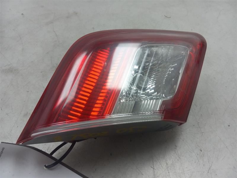10-11 TOYOTA CAMRY LE DRIVER SIDE REAR DECKLID MOUNTED TAIL LIGHT