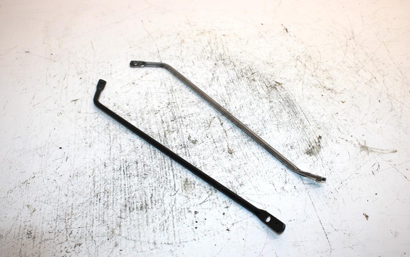 2004 Honda Fourtrax Recon Es Oem Front Fender Stay Set 61105-HM8-000 AH8