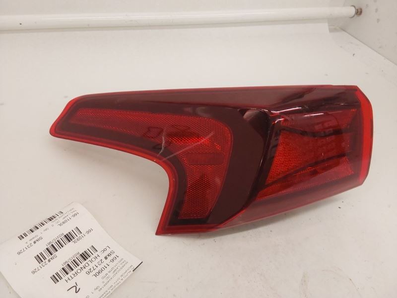 Driver Tail Light SWB Incandescent Fits 19 SANTA FE 3157981