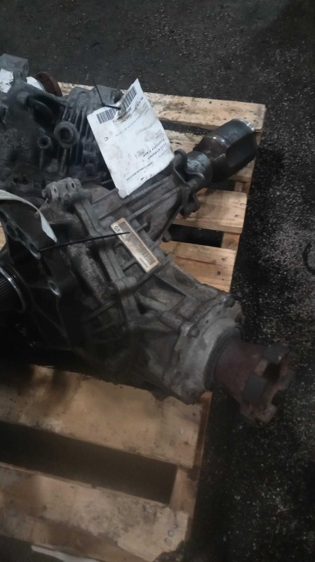 2012 GMC Acadia Transfer Case Assembly OEM 4WD 191K Mileage Black NJ25-13933