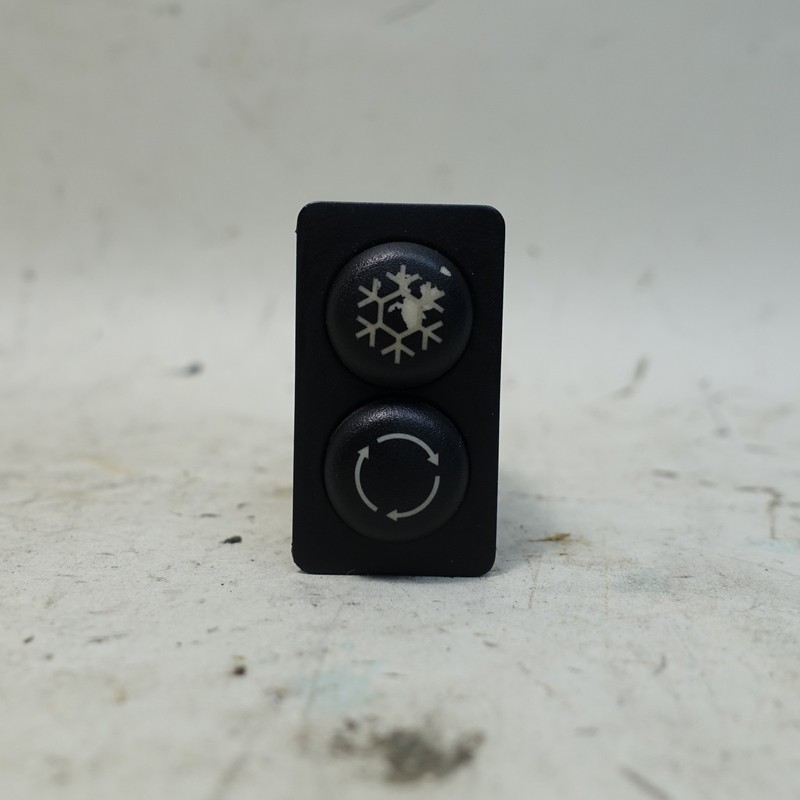Damaged 1999-2002 BMW Z3 E36 AC Air Conditioning Recirculation Switch Button OEM