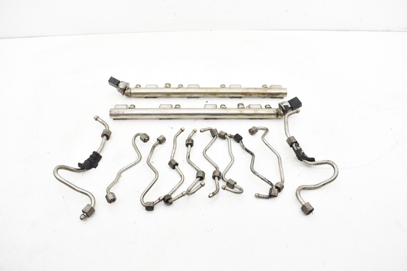 2011 BMW F01 750I N63 RIGHT LEFT ENGINE FUEL INJECTOR RAILS LINES SET OEM KW71