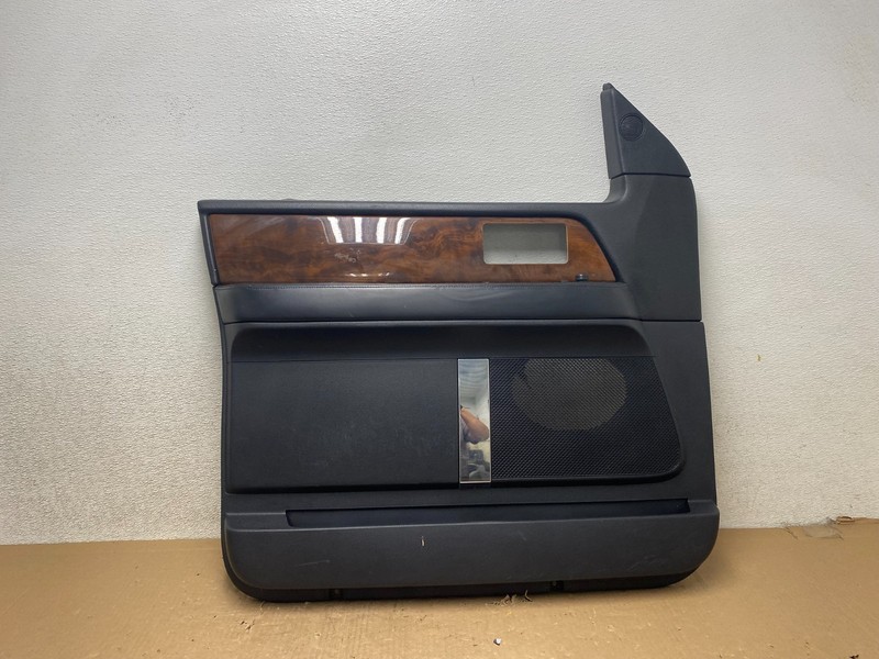2007-2015 Lincoln Navigator Left Front Door Panel OEM S0850 DG