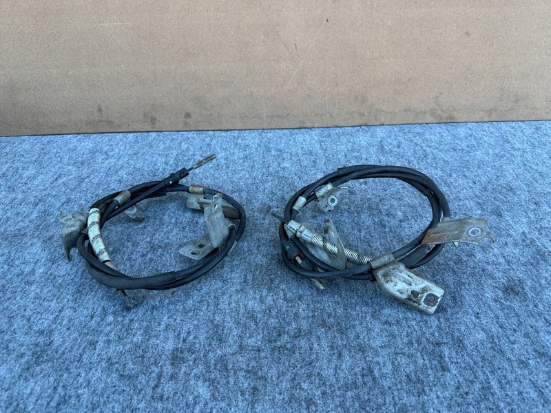 FORD MUSTANG GT 15-23 OEM REAR LH & RH SIDE PARKING BRAKE RELEASE CABLE (PAIR)