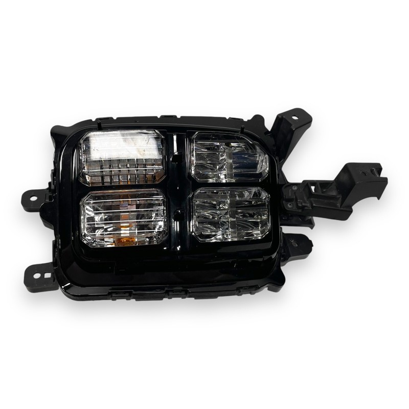 2020-2023 Mitsubishi Outlander Right passenger led fog light/turn signal OEM