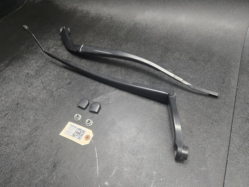 2PC Front Wiper Arms Set 2021 Toyota RAV4 85211-0R060 2019 2020 2022 2023 - 2025