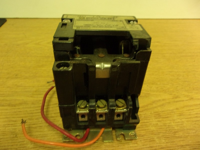 Square D 8536SAD12S Series B 600V Max 50/60Hz