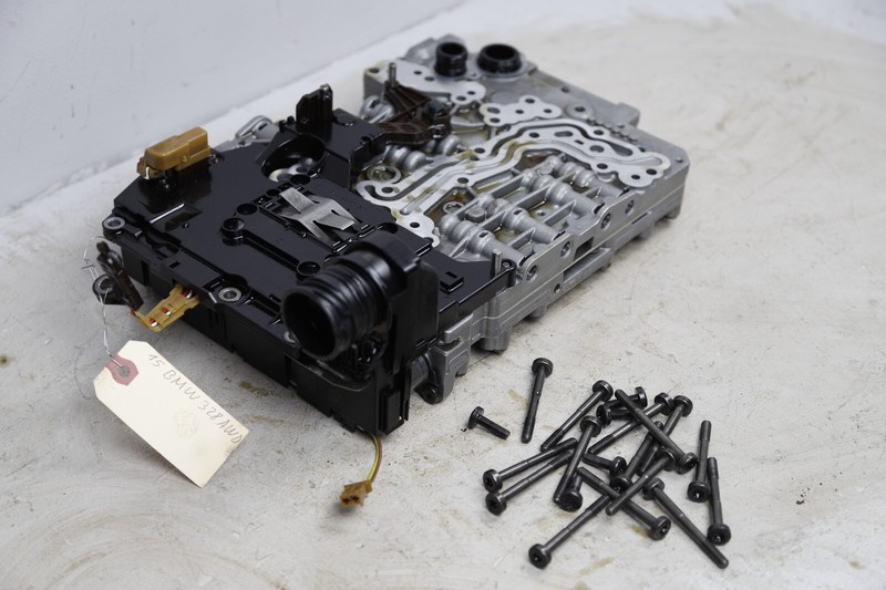 2015 BMW 328i Automatic Transmission Valve Body OEM 1090128334