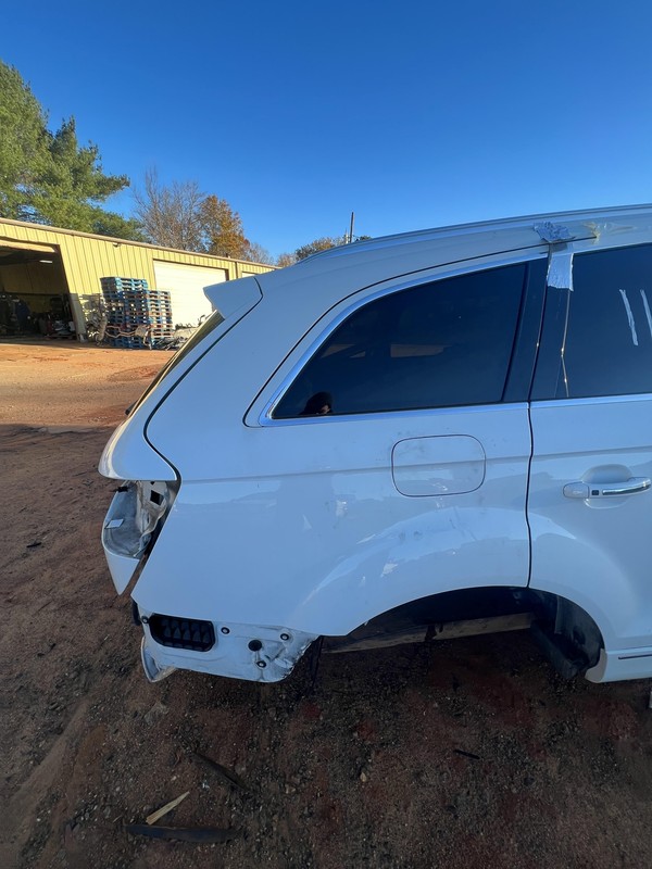 2007-2015 AUDI Q7 REAR RIGHT PASSENGER SIDE QUARTER PANEL SECTIONAL CUT