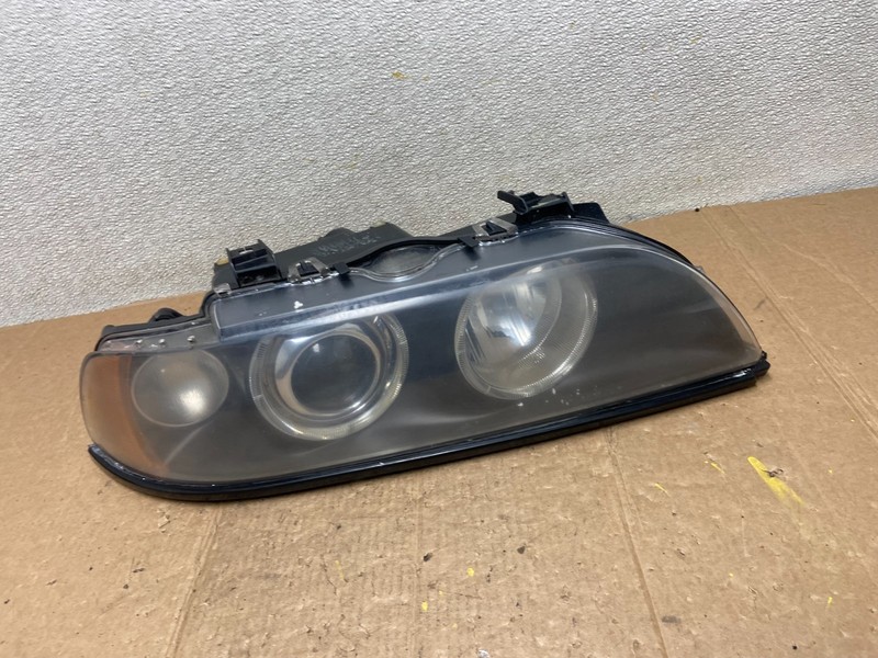 2001-2003 BMW E39 5 Series Right Passenger Side Halogen Headlight OEM AA2490