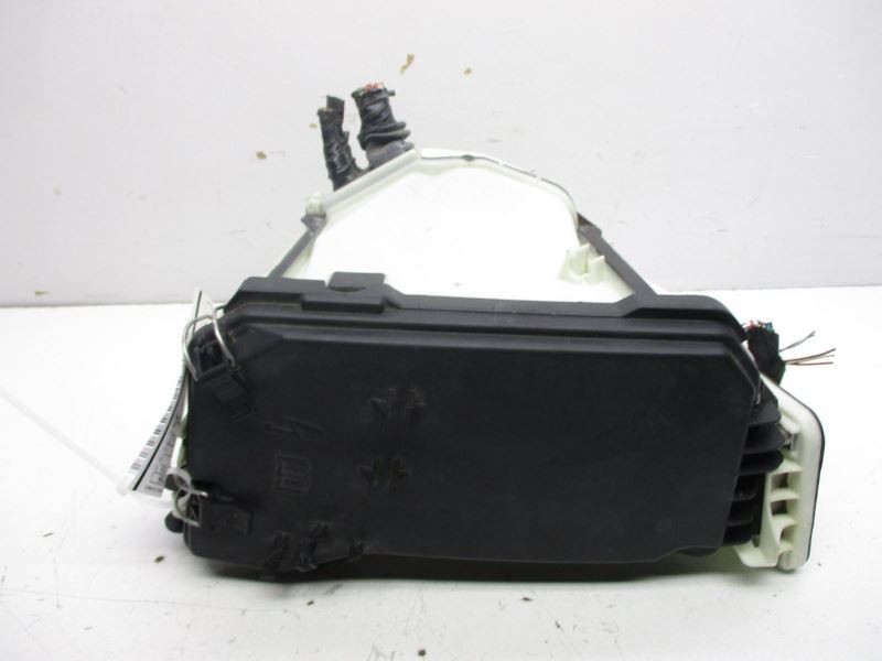 FRONT FUSE RELAY HOUSING WITH PLUGS W204 Fits 2011-2014 MERCEDES C-CLASS 30097