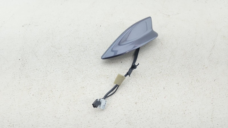 2017 - 2023 HONDA RIDGELINE ROOF EXTERIOR SHARK FIN ANTENNA MODULE W/ COVER OEM