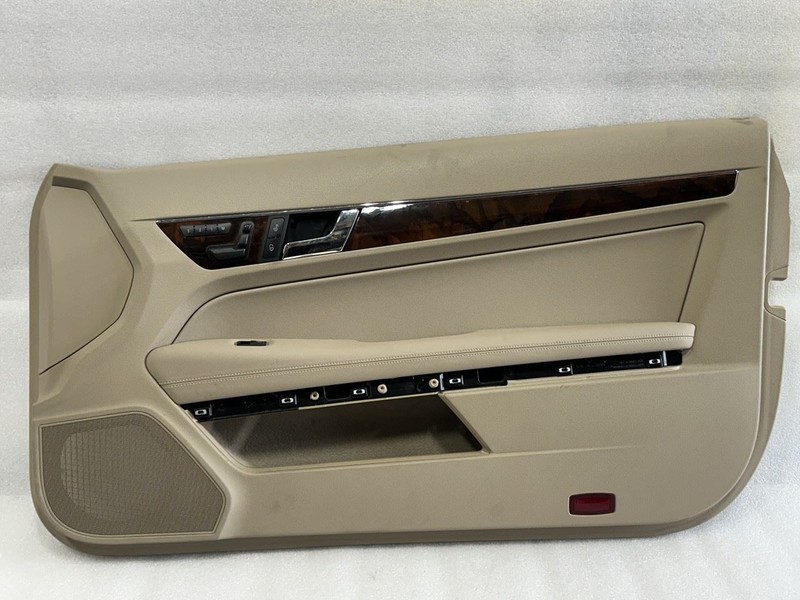 2010 2011 2012 2013 MERCEDES E350 E550 C207 RIGHT DOOR TRIM PANEL ALMOND 205A