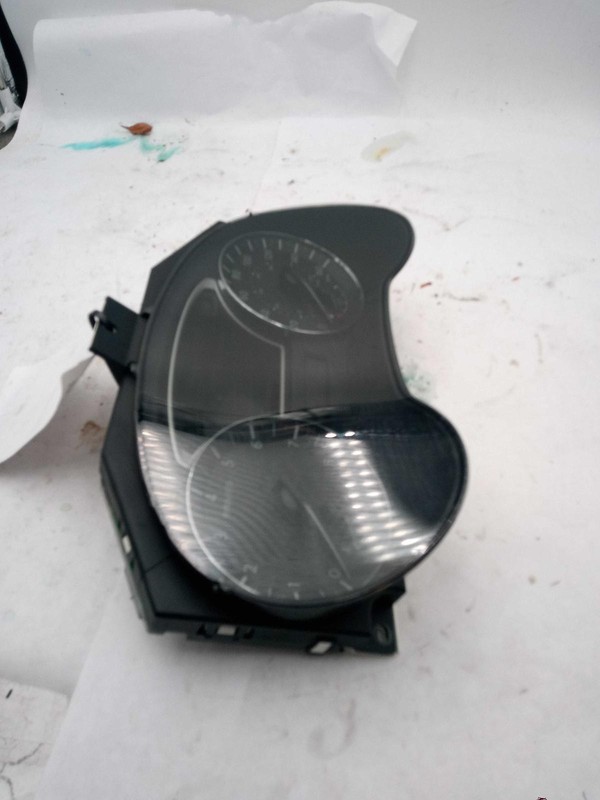 2014 Nissan Pathfinder Speedometer Gauge OEM White 121k Miles NJ25-27460-699936