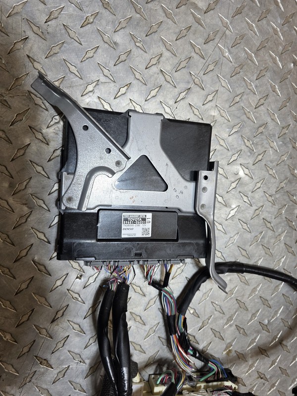2013 TOYOTA CAMRY POWER MANAGEMENT CONTROL MODULE 89681-06031 OEM 12 13 14