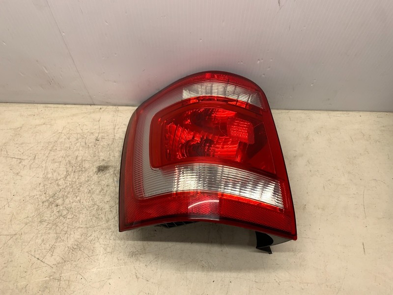 2008-2012 FORD ESCAPE LEFT DRIVER SIDE REAR TAILLIGHT ASSEMBLY OEM