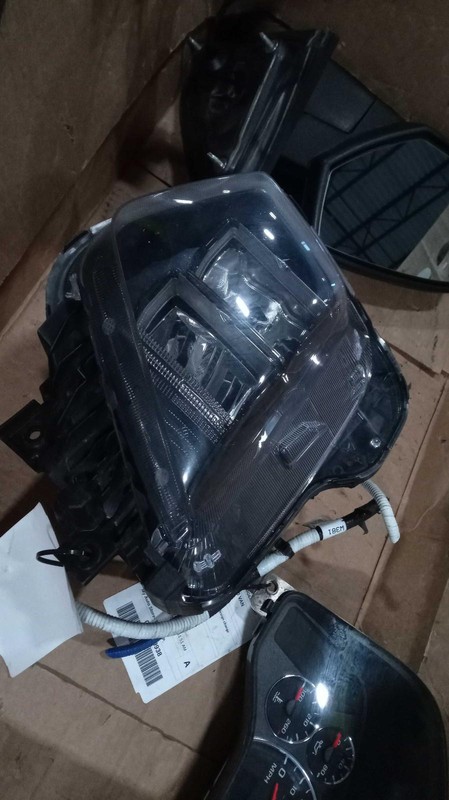 2022 Hyundai Tucson Left Headlight Assembly OEM 730628, 41K Miles