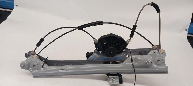 2016 CHEVROLET SUBURBAN 1500 right passenger Window Regulator OEM 15-20