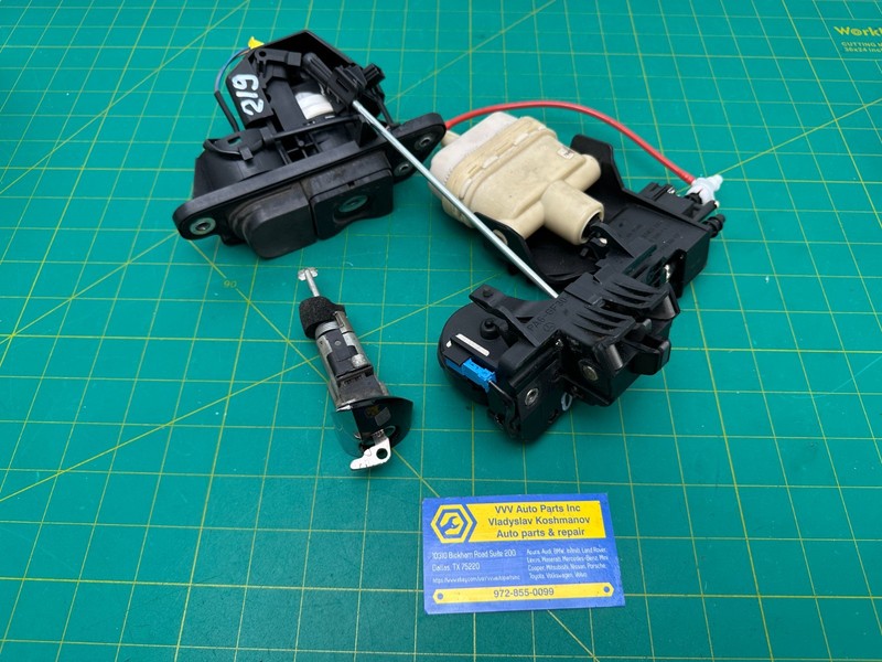 03-06 Mercedes CL500 - TRUNK LID LATCH LOCK VACUUM ACTUATOR W/ HANDLE & KEY OEM