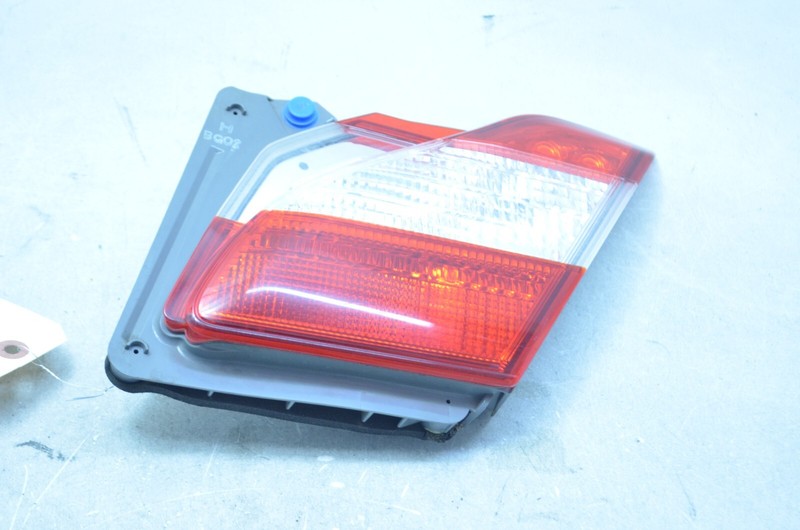 11-13 INFINITI M37 REAR RIGHT PASSENGER INNER TAIL LIGHT LAMP OEM