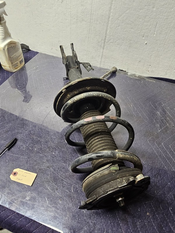 Used Front Left Suspension Strut fits: 2017 Nissan Murano front 3.5L Front Left