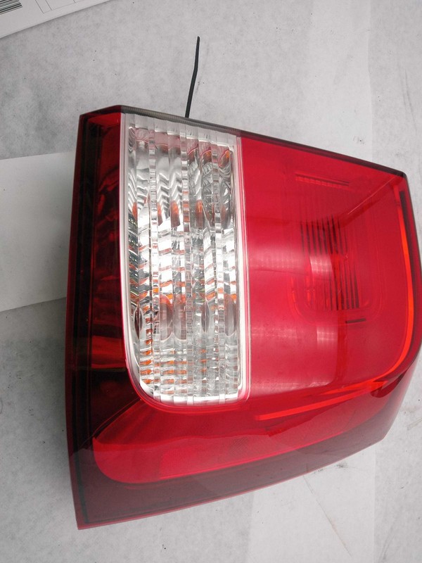 2015 Kia Sorento Right Tail Light Assembly - Used, Silver, 97K Miles