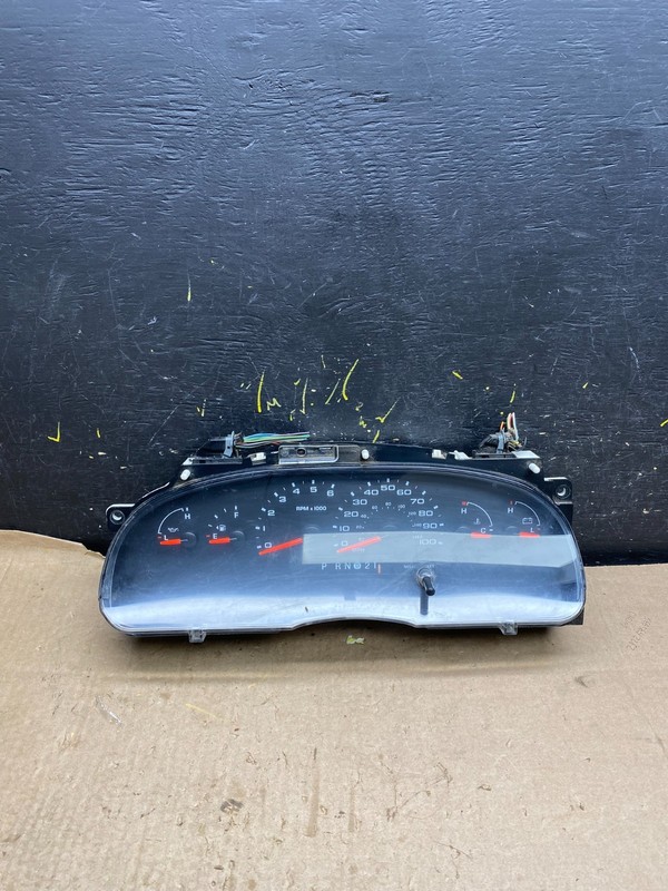 2006 Ford E350 Gauge Speedometer Cluster OEM z1777 DG