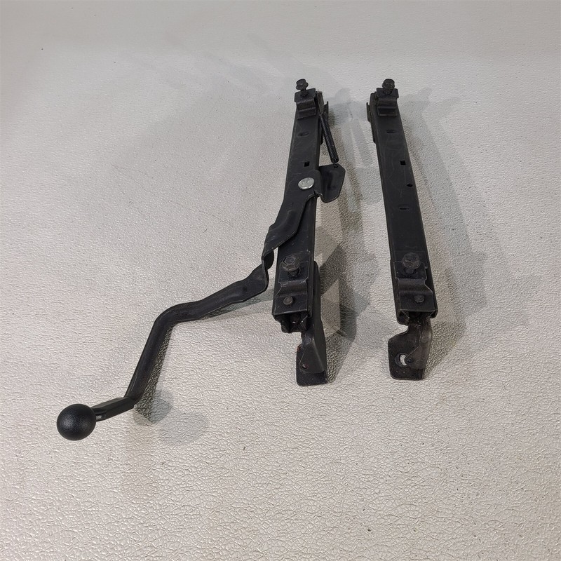 84-96 Corvette C4 Manual Seat Track Lh Or Rh Tracks Aa7466