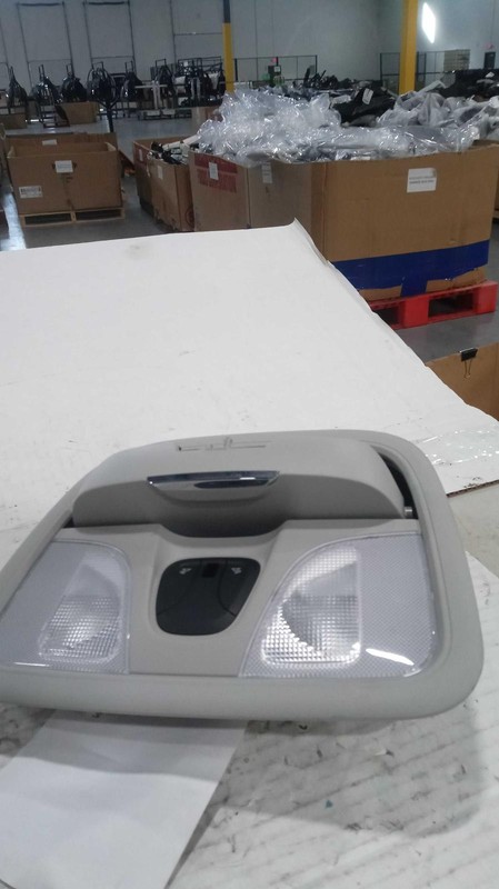 2020 Jeep Cherokee Center Console OEM Grey 1UE041S4AJ 47K Miles 4DR SUV