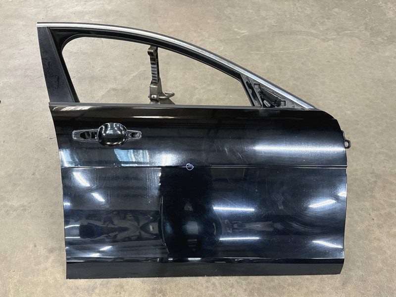 ⭐17-20 JAGUAR XE FRONT RIGHT PASS SIDE DOOR PANEL COVER SHELL BLACK OEM LOT2691